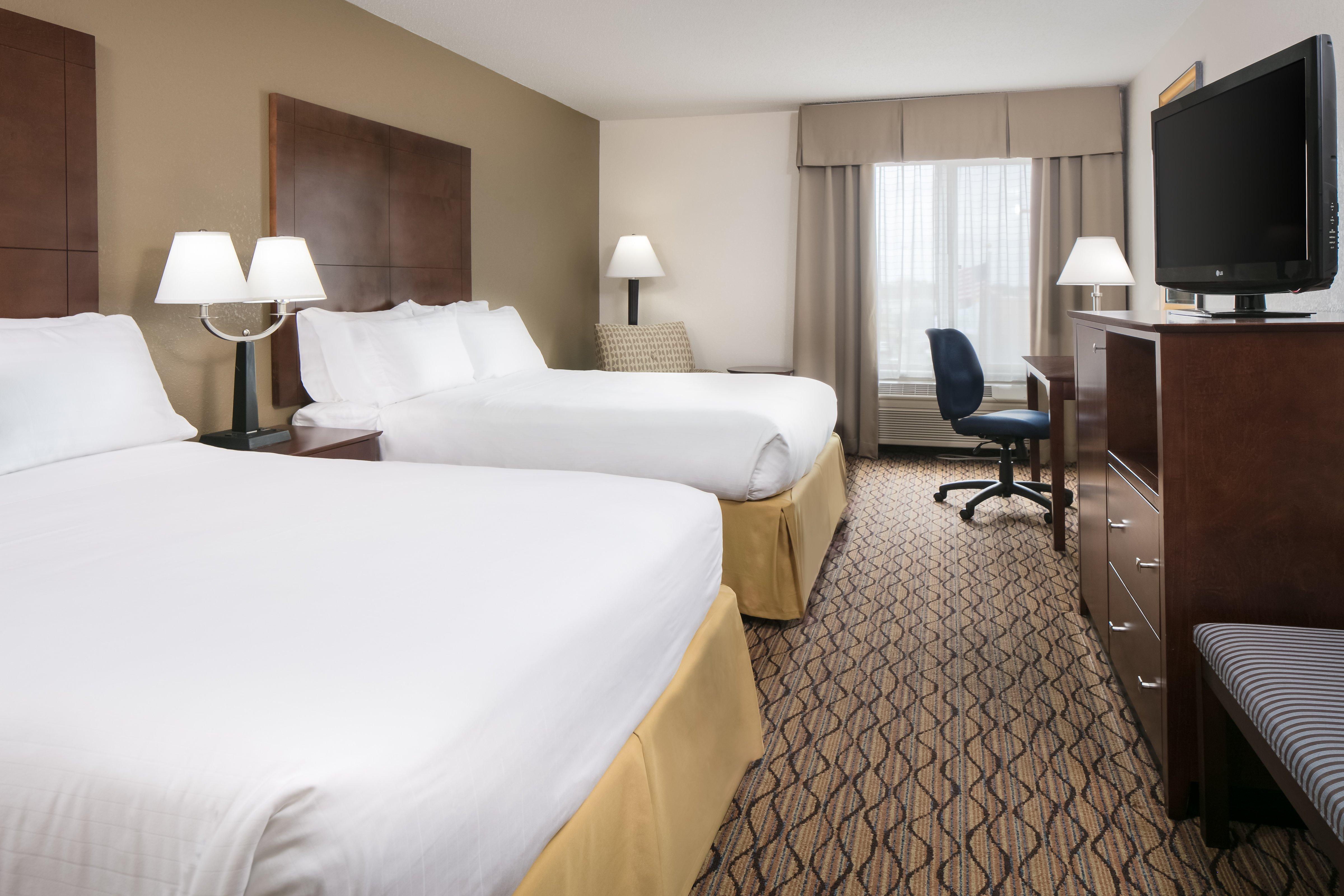 Holiday Inn Express & Suites Clinton, An Ihg Hotel Экстерьер фото